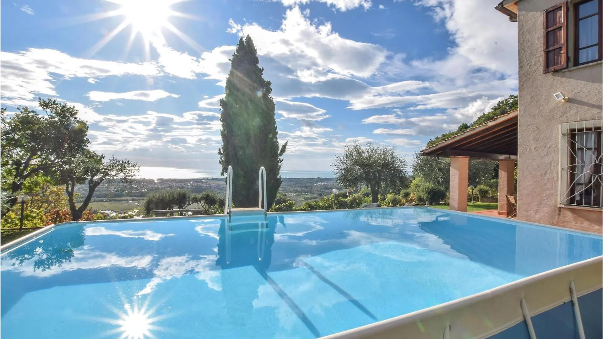 4 Bedroom Nice Home In Pietrasanta contacts